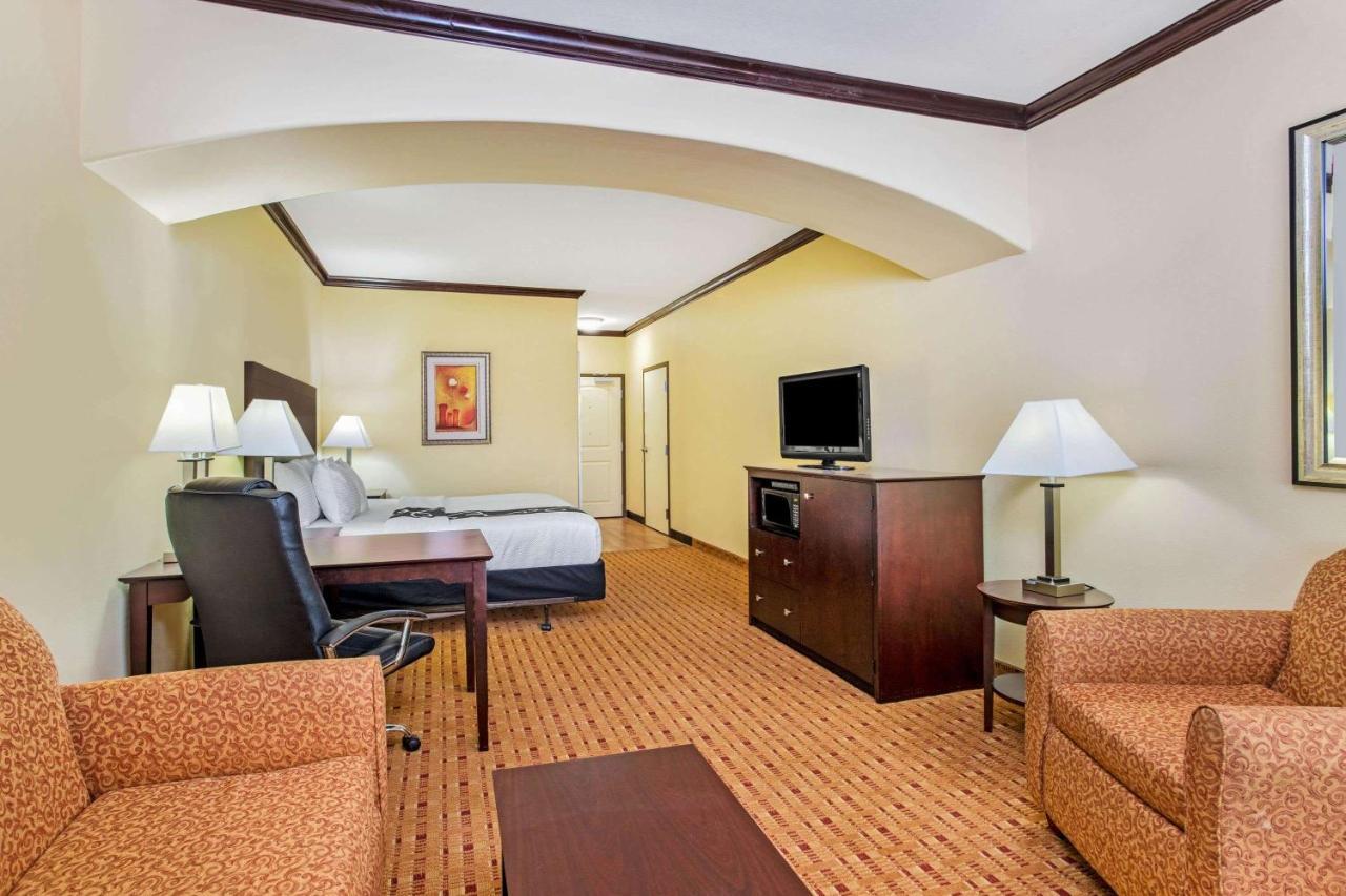 Hotel La Quinta By Wyndham Ennis Exteriér fotografie
