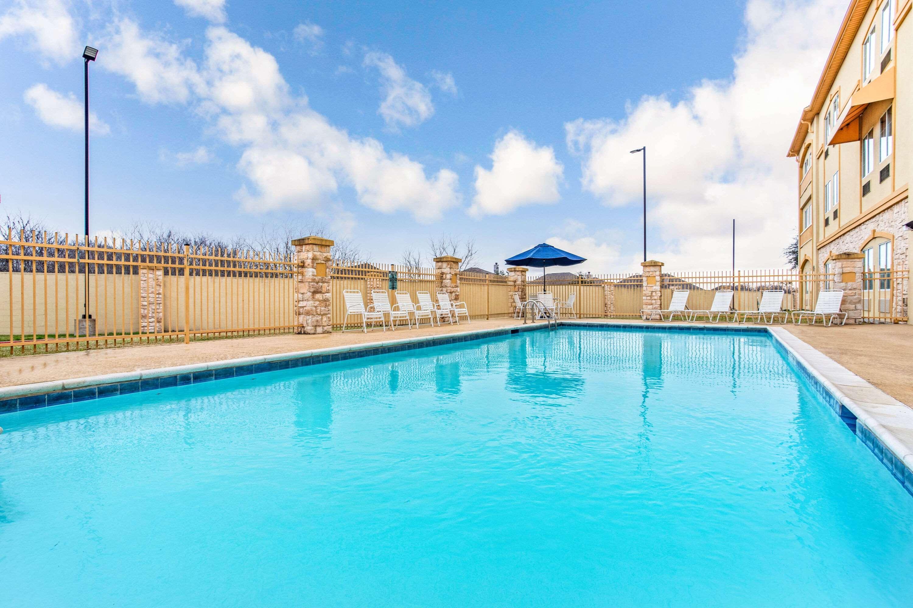 Hotel La Quinta By Wyndham Ennis Exteriér fotografie